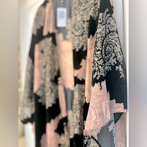 NWT ~ Casual dressy cover up / wrap with gorgeous paisley pattern